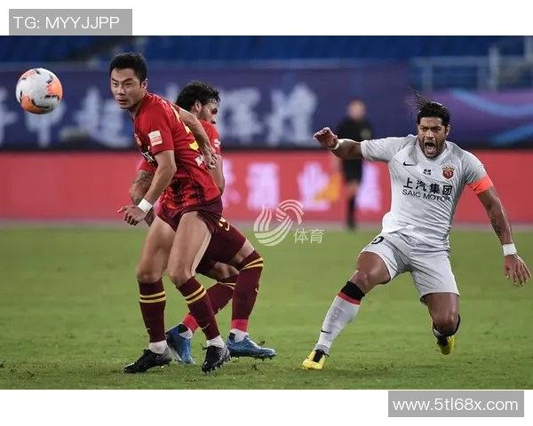 上港与华夏精彩对决视频回顾全场精彩瞬间与精彩进球分析 上港与华夏精彩对决视频回顾全场精彩瞬间与精彩进球分析